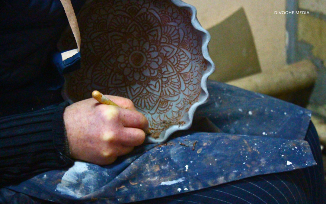 «Курі у мене вмирають своєю смертю»: про косівську керамістку Уляну Шкром’юк