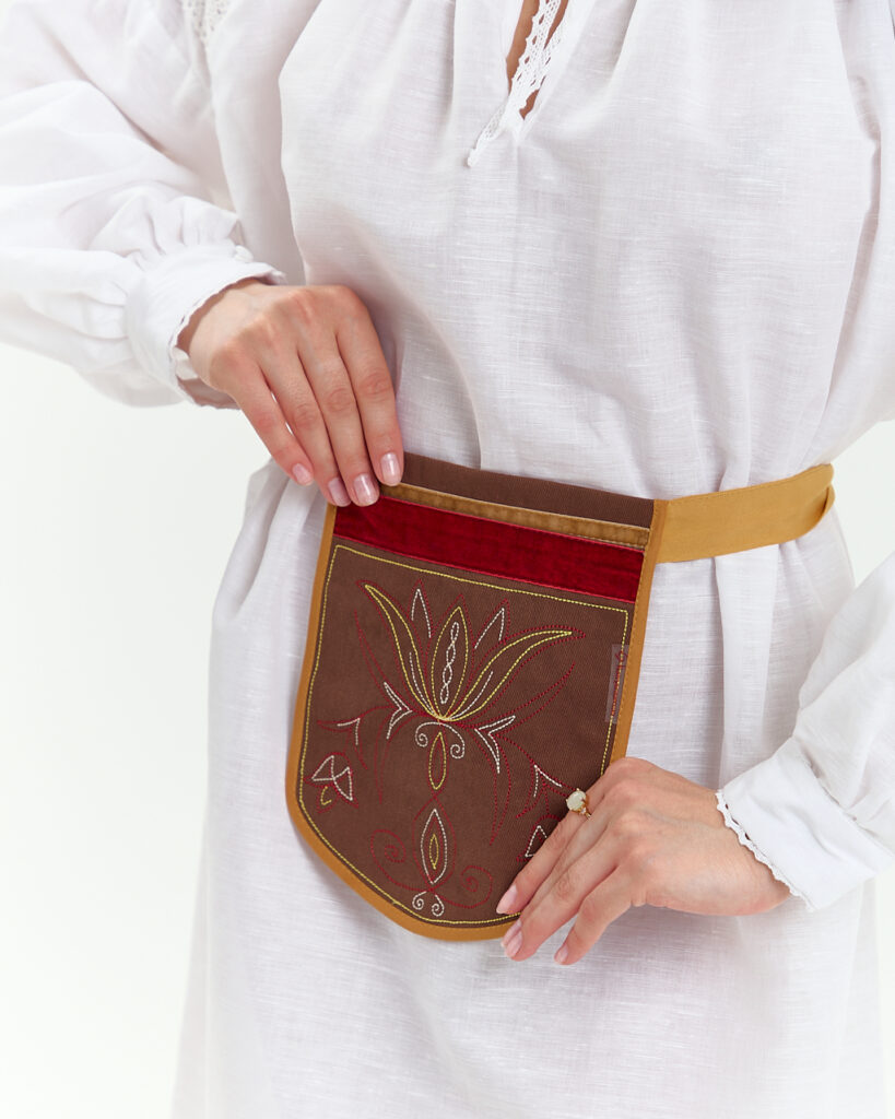 Бренд традиційного одягу «Катря» випустив нову колекцію «Чорне море»