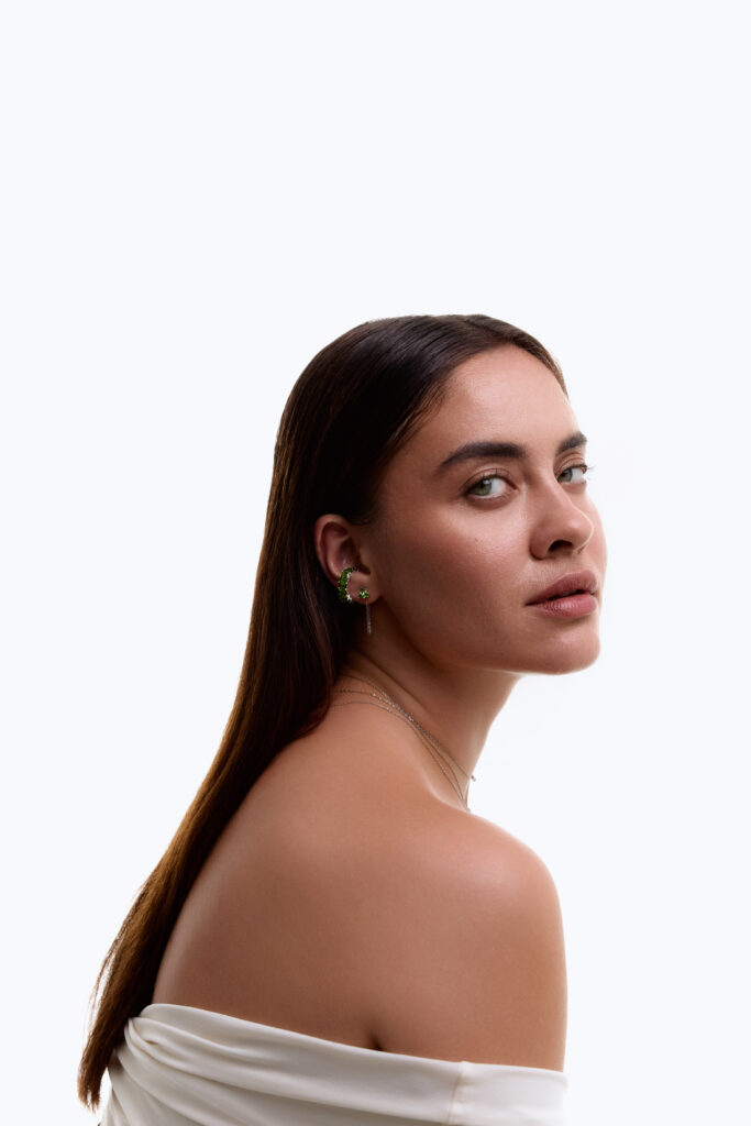 Натхнення жінками, що рухають життя. Українські бренди Only Good та ZARINA презентували спільну колекцію прикрас