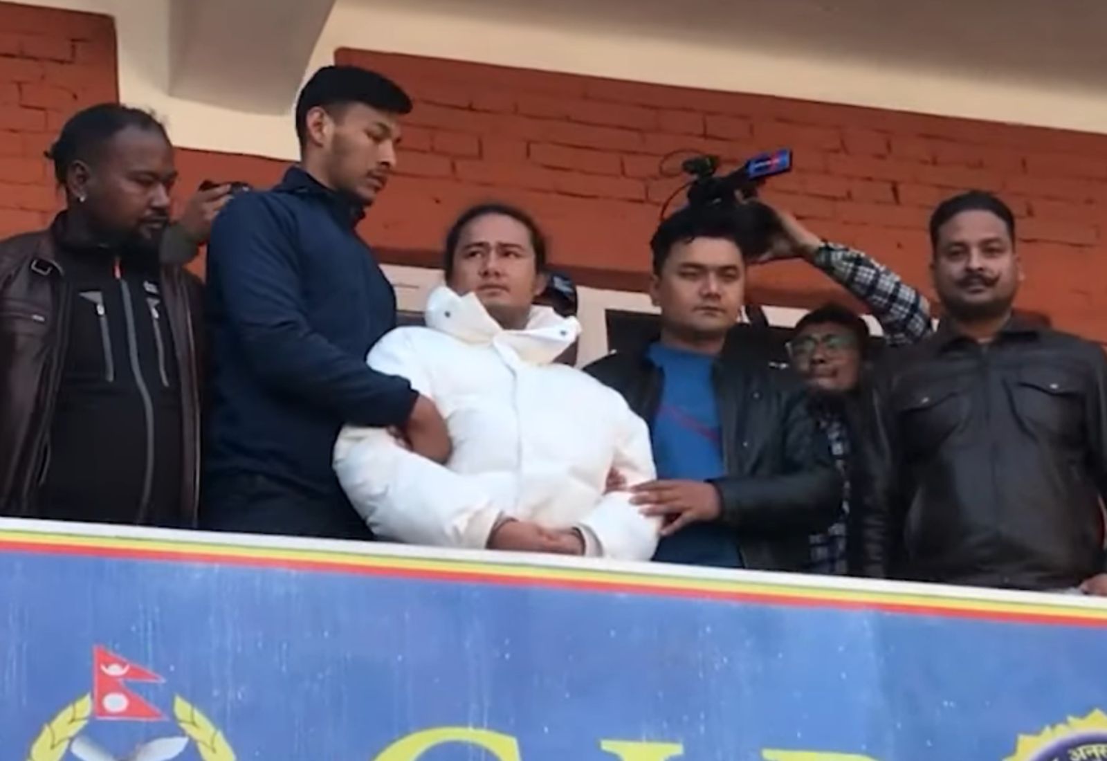 «Хлопчика Будду» з Непалу засудили до 10 років в’язниці за сексуальне насильство над неповнолітньою