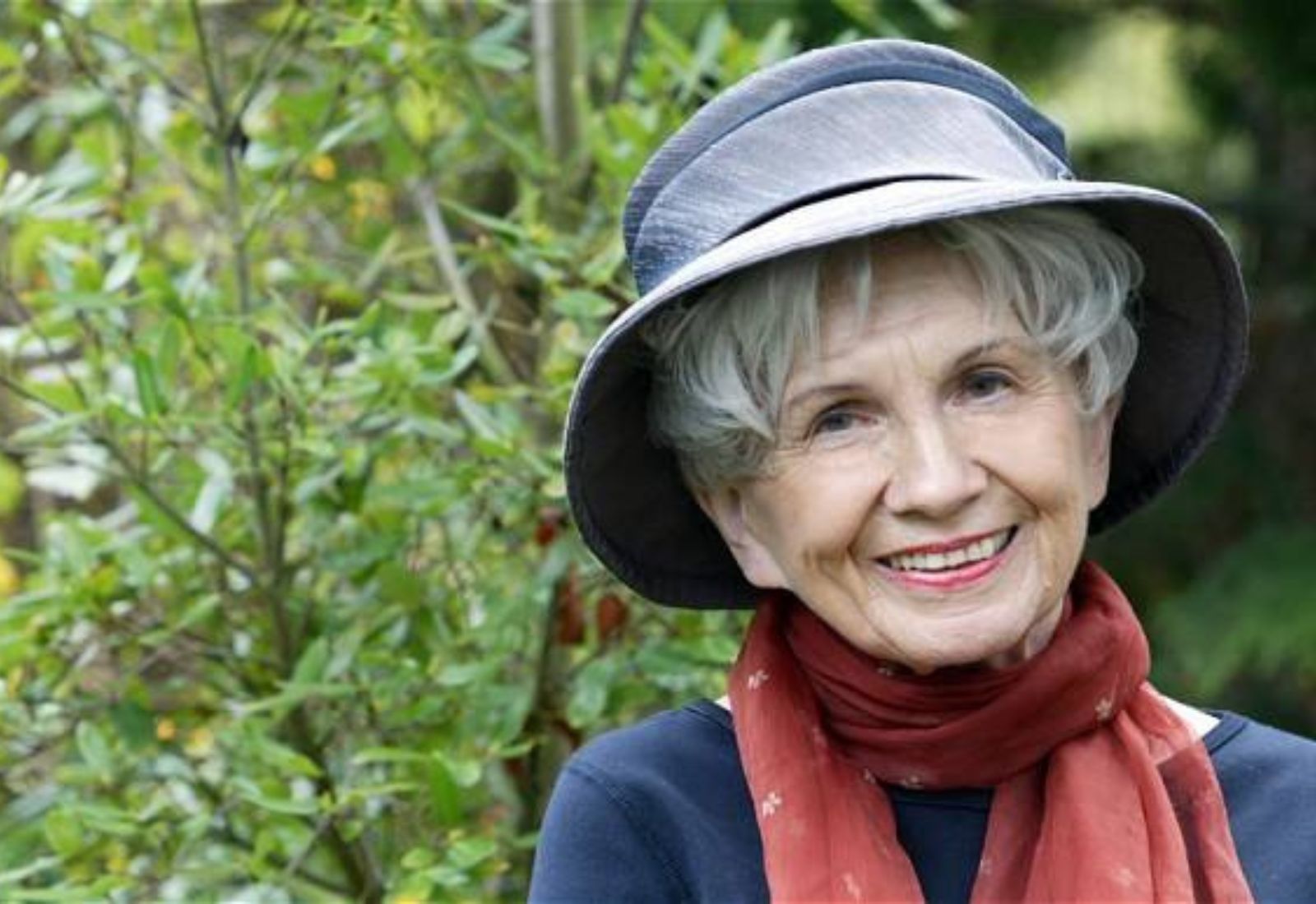 Донька нобелівської лауреатки Еліс Манро розповіла про пережите у дитинстві сексуальне насильство та захист кривдника матір’ю