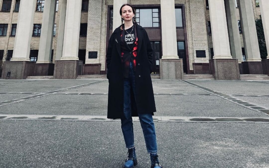 Захисниця Маріуполя Валерія «Нава» Суботіна анонсувала вихід книжки «Азовсталь. Сталева пресслужба»
