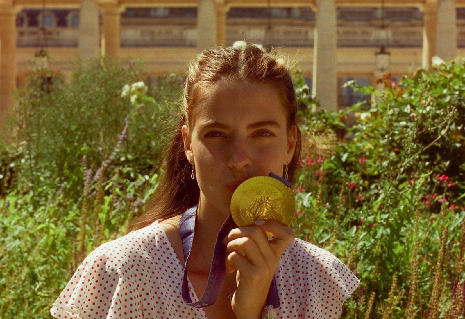 Українська легкоатлетка Ярослава Магучіх передала пів мільйона гривень «Янголам Азову»