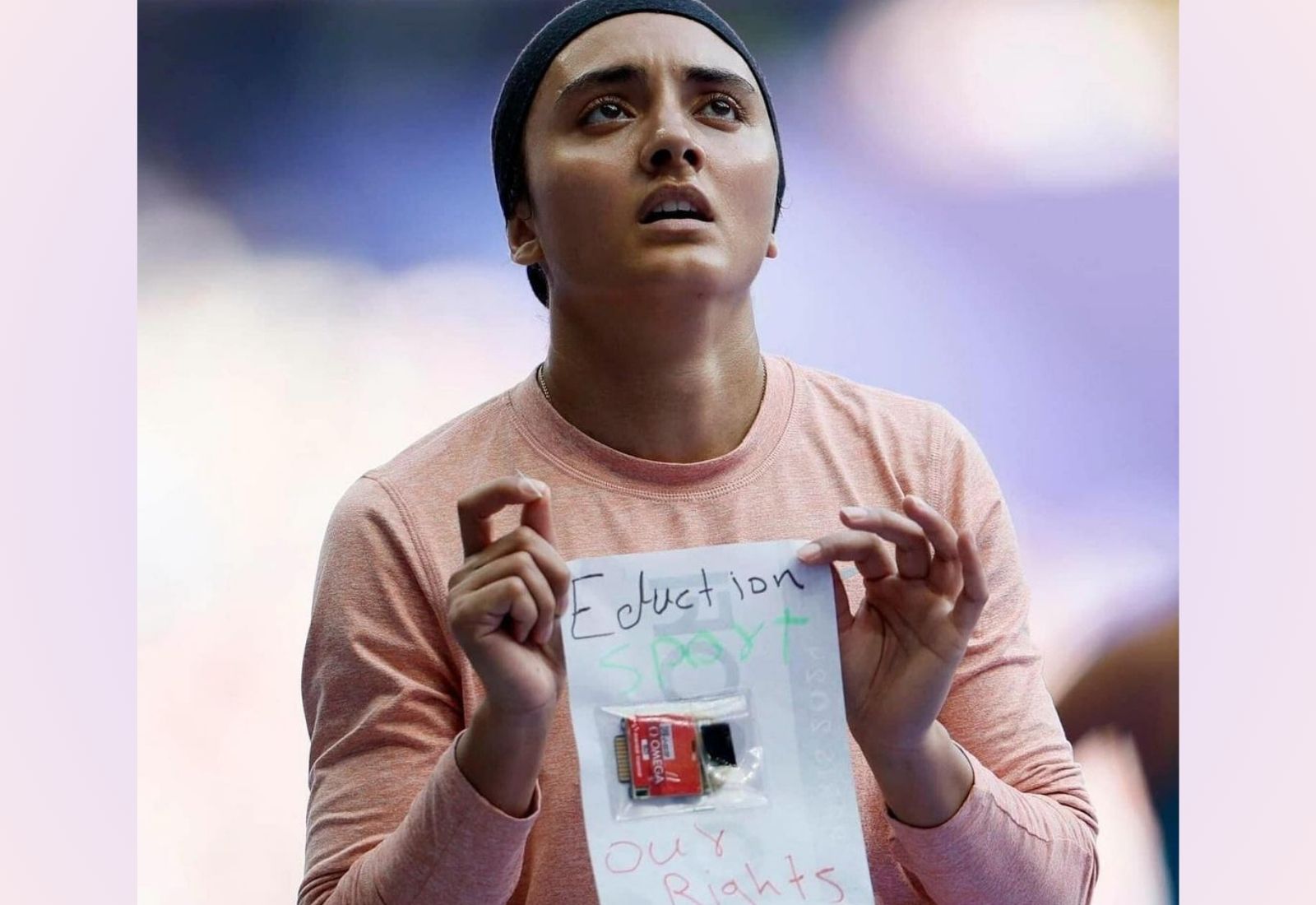 «Освіта. Спорт. Наші права». Легкоатлетка Кімія Юсофі виступила на Олімпійських іграх із закликом проти пригноблення жінок в Афганістані