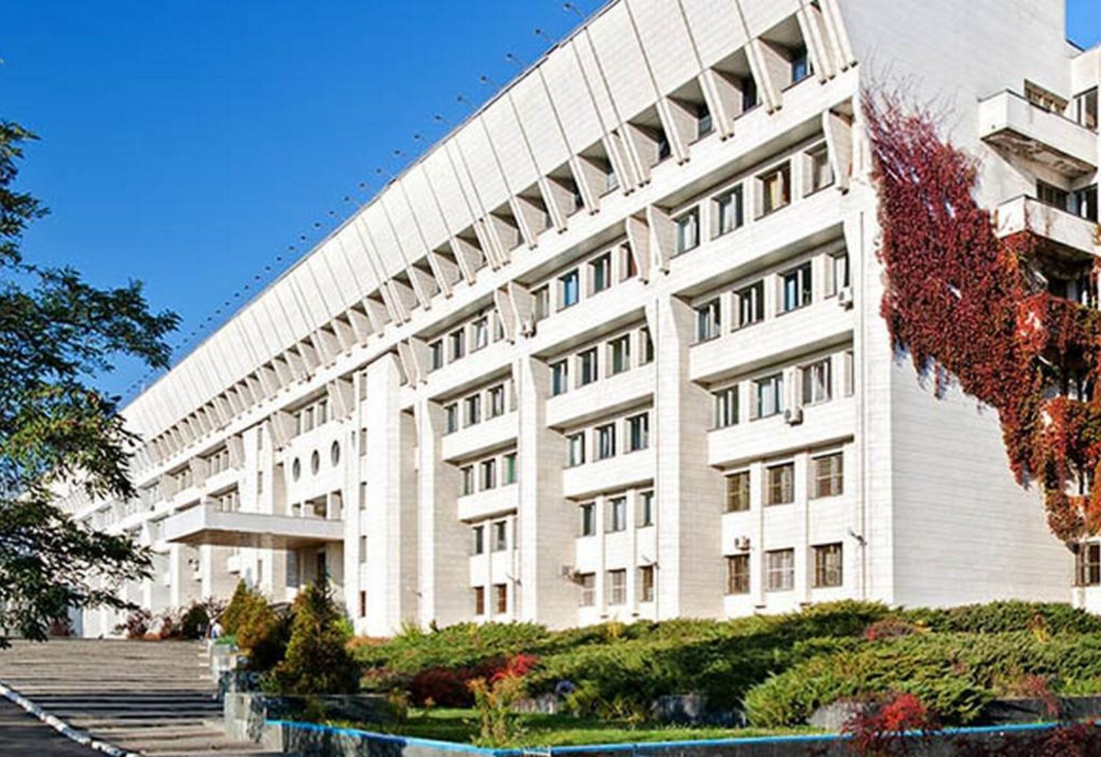 Завідувача кафедри біохімії КНУ ім. Тараса Шевченка звинуватили в сексуальних домаганнях