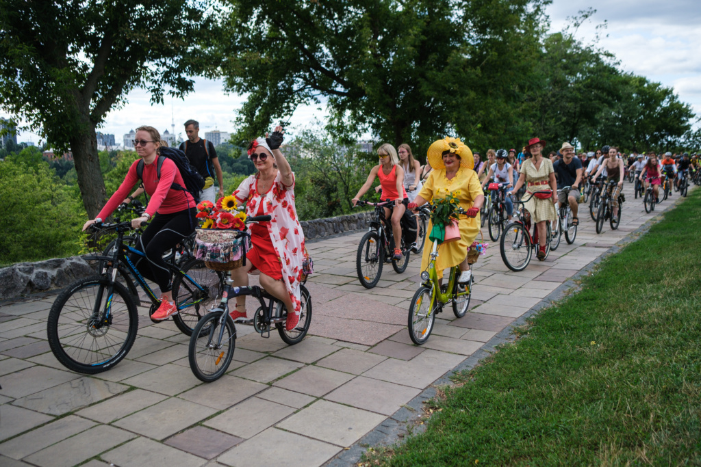 У Києві відбудеться Велопарад дівчат, на якому збиратимуть гроші для підрозділів ППО