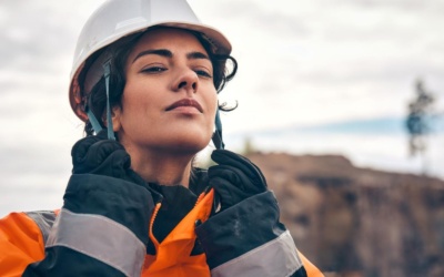 Вісник сексизму 6 В Україні запускають програму перекваліфікації Iron Women: жінок навчатимуть управляти будівельною технікою