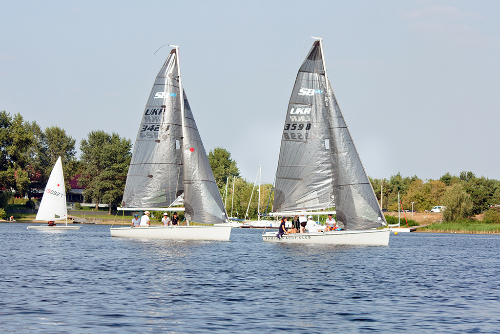 «Сила вітру»: Як вітрильництво допомагає жінкам повірити у свої сили та здобути новий фах 9 «Сила вітру»: Як вітрильництво допомагає жінкам повірити у свої сили та здобути новий фах