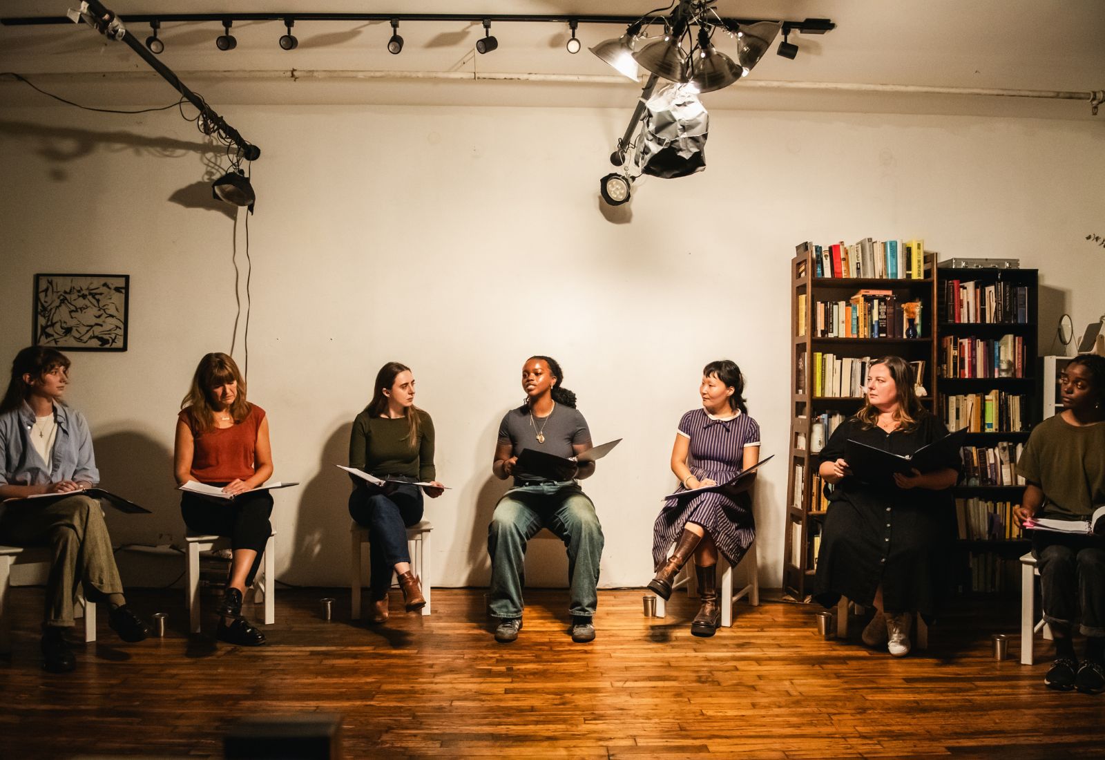 Diary of War: Women. Американські акторки прочитали історії українок у війні, зібравши понад $11 тисяч для «Госпітальєрів»