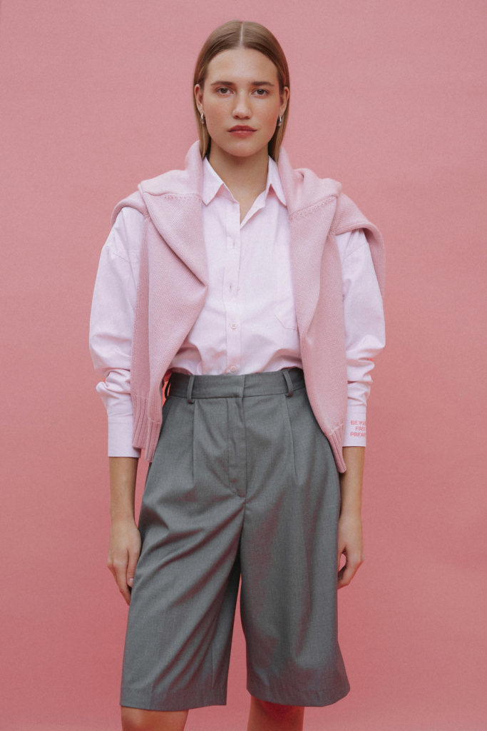 Бренд MustHave та громадські організації випустили дроп на підтримку жінок, які борються з раком грудей