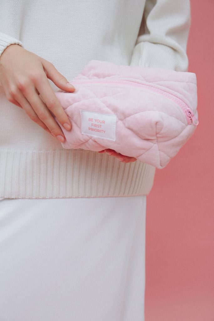 Бренд MustHave та громадські організації випустили дроп на підтримку жінок, які борються з раком грудей