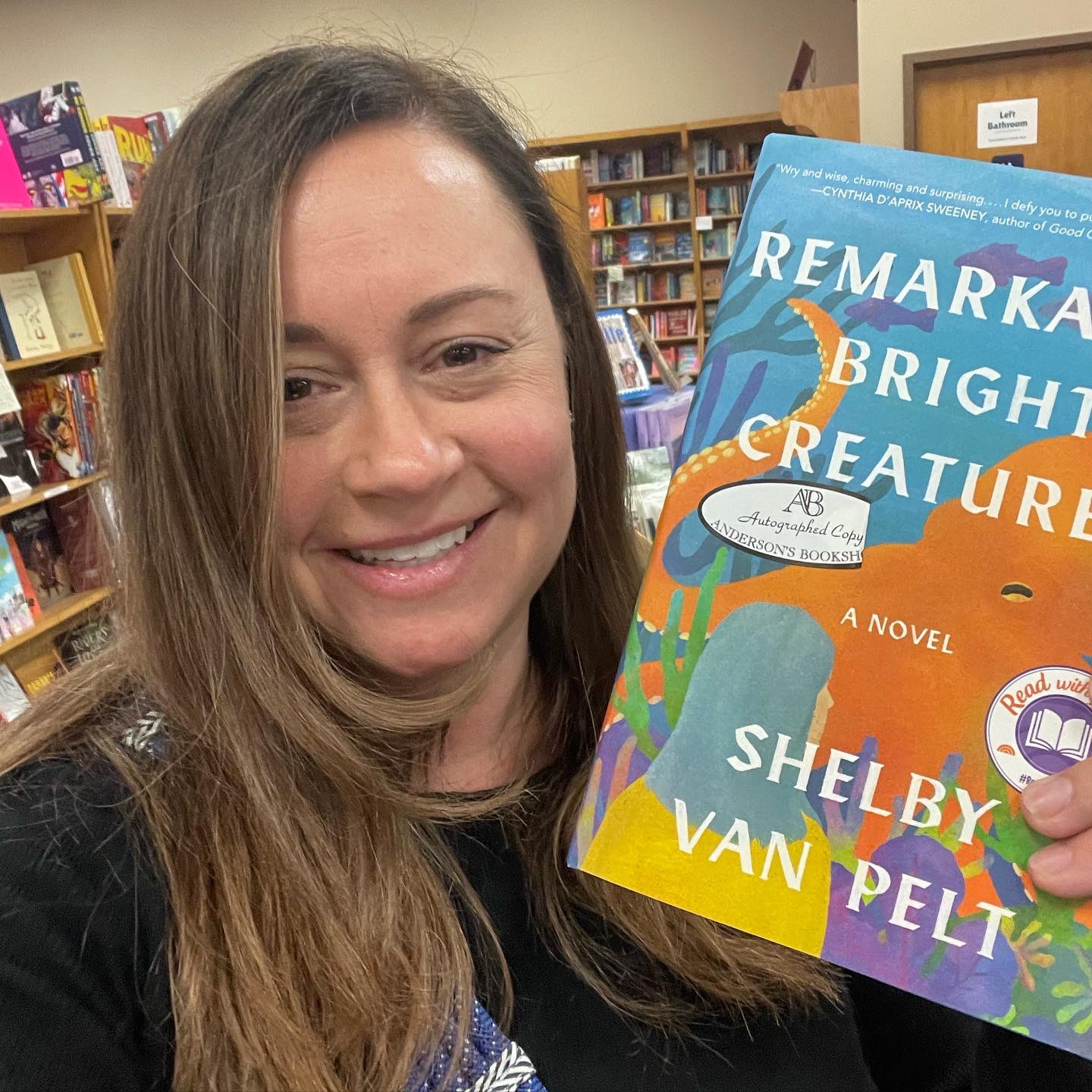 «Напрочуд кмітливі створіння». Тихий дебют Шелбі Ван Пелт, що став бестселером завдяки старим-добрим рекомендаціям читачів 