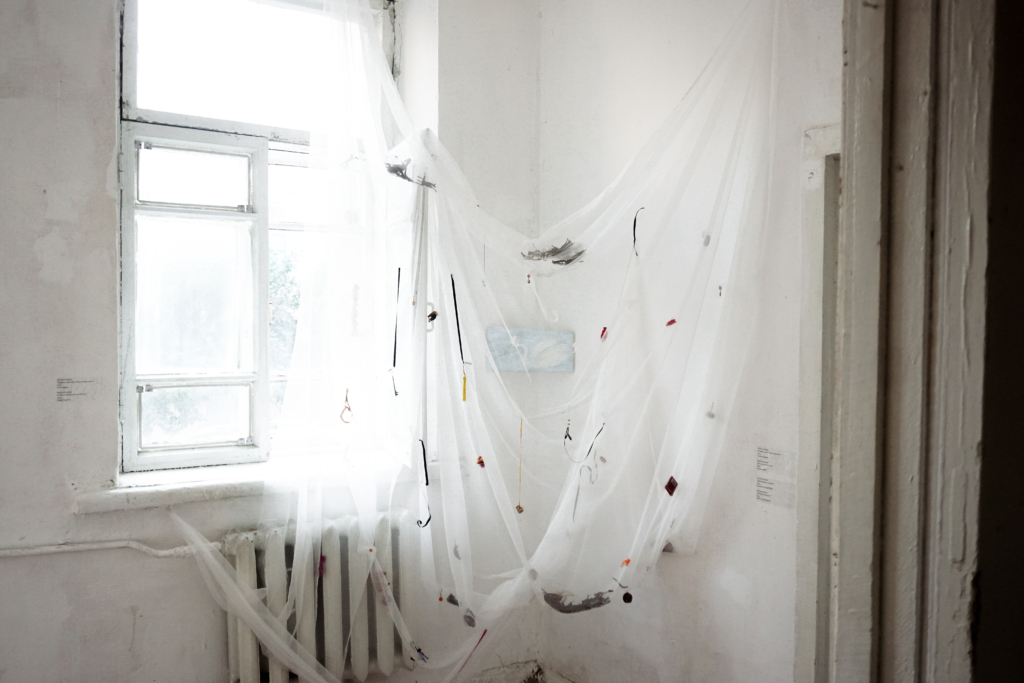 «Чи вважаю я міста України, з якими у мене немає зв’язку, своїм домом?» Як мистецька резиденція об’єднала художниць із різних регіонів країни