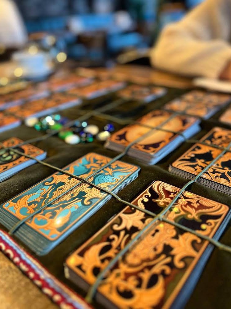 «ProЖити»: Як настільна гра, ретрити та лекції з історії допомагають жінкам відновитися в умовах війни