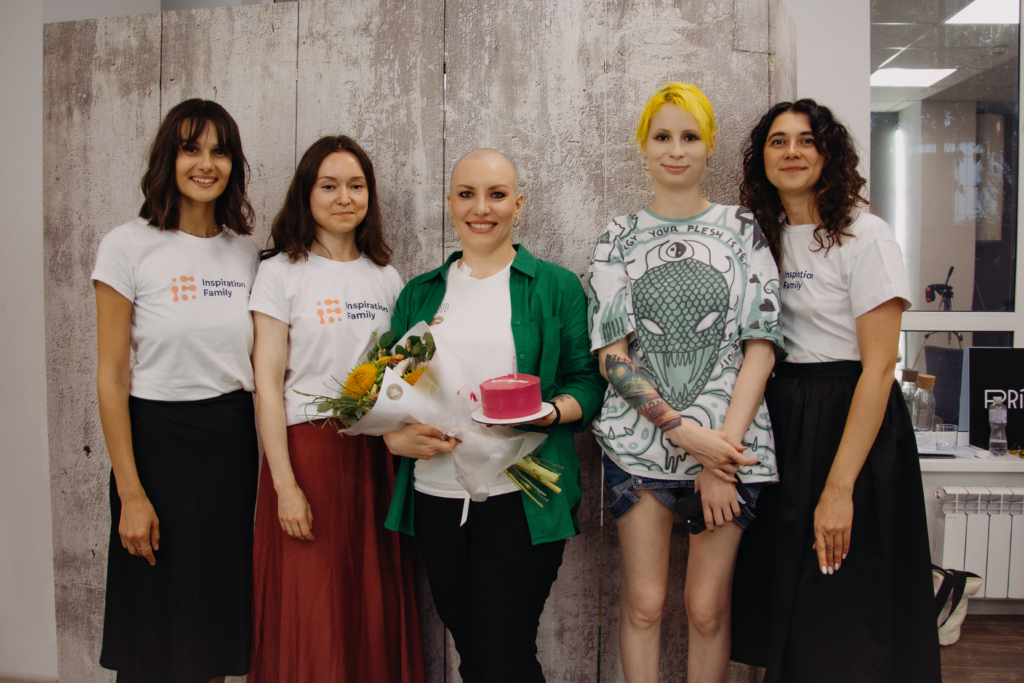 Як прийняти втрату волосся під час хімієтерапії: Історія проєкту Goodbye Hair 