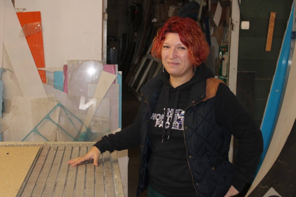 «Ми не тільки на кухні вміємо працювати»: Як миколаївська підприємиця допомагає жінкам опанувати програмне керування верстатами