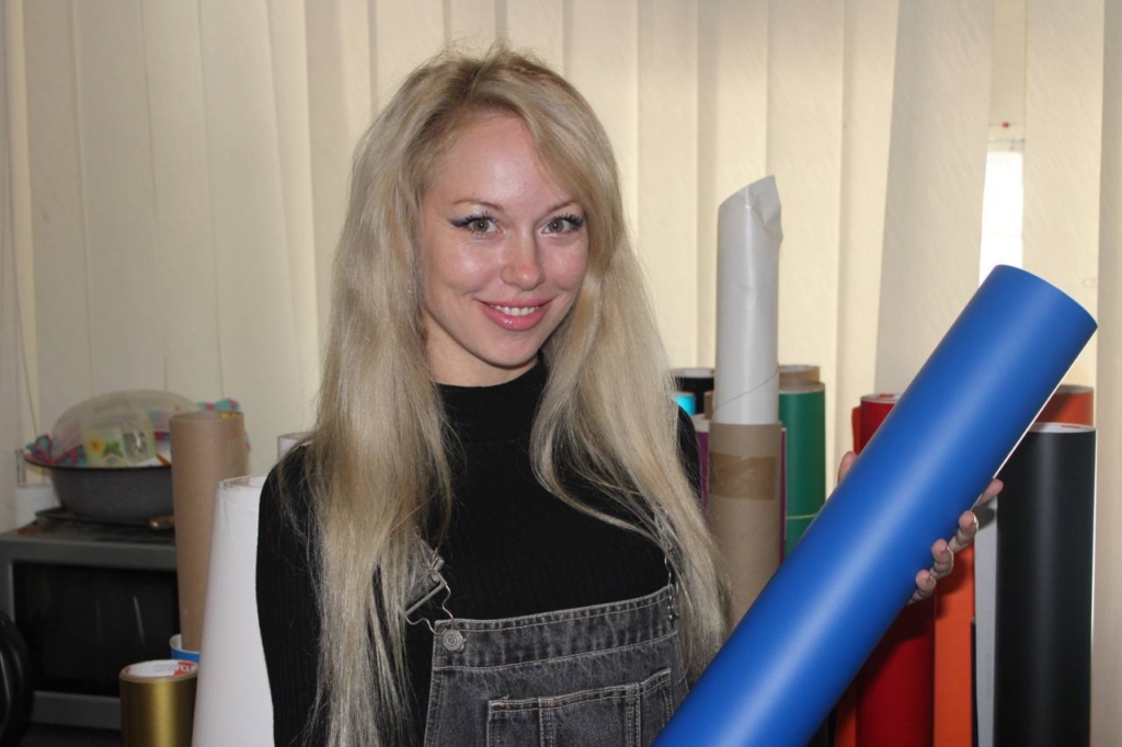 «Ми не тільки на кухні вміємо працювати»: Як миколаївська підприємиця допомагає жінкам опанувати програмне керування верстатами