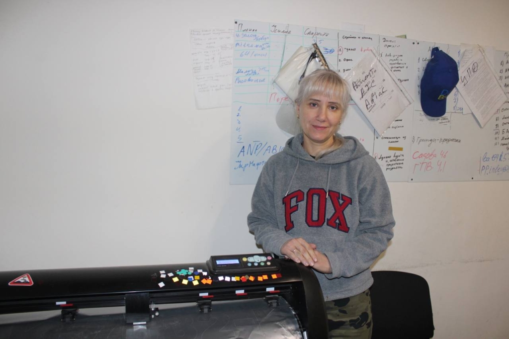 «Ми не тільки на кухні вміємо працювати»: Як миколаївська підприємиця допомагає жінкам опанувати програмне керування верстатами