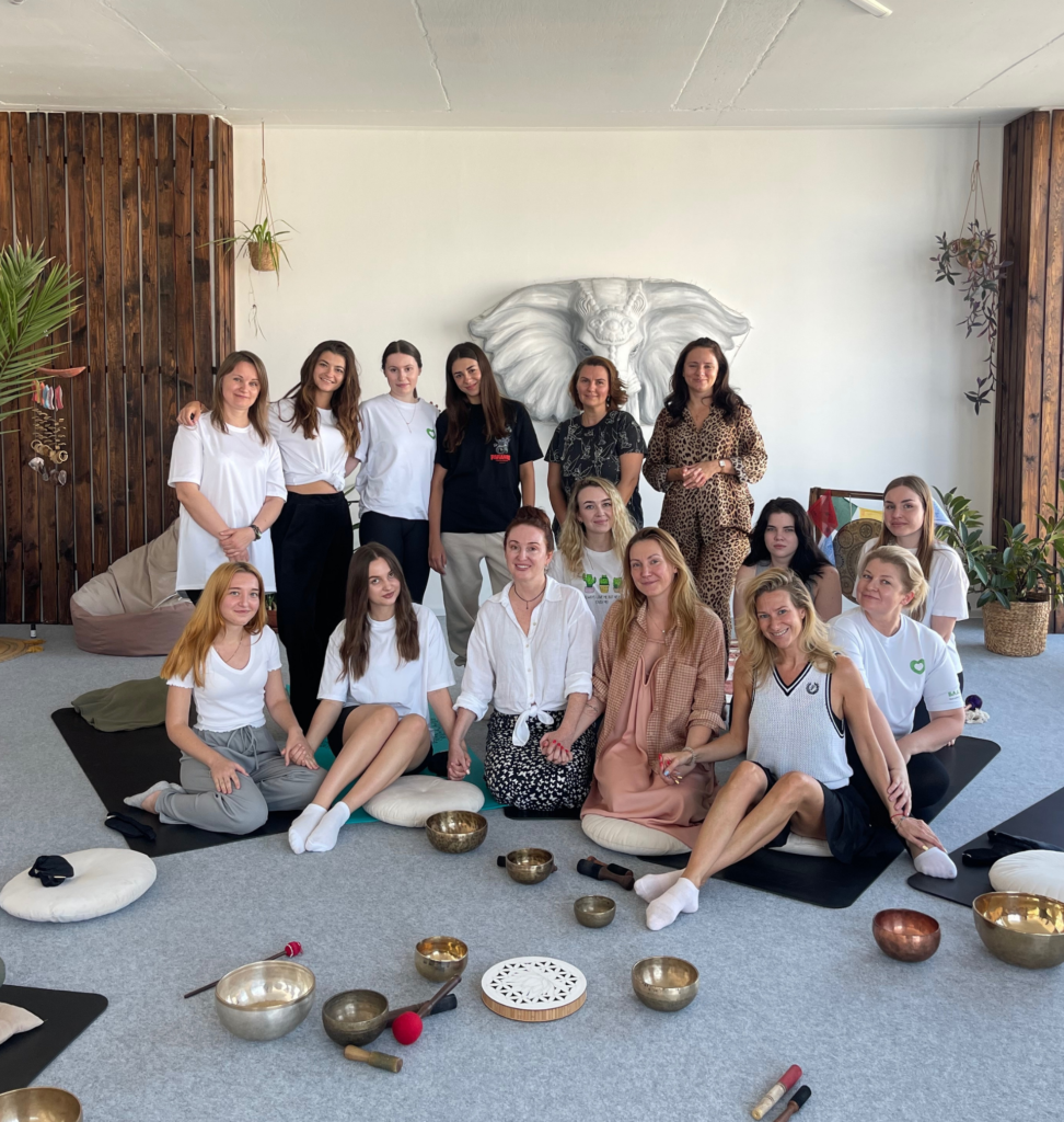 Підтримати тих, хто щодня допомагає іншим. Як спільнота «Сестри» сприяє відновленню волонтерок та працівниць благодійних фондів