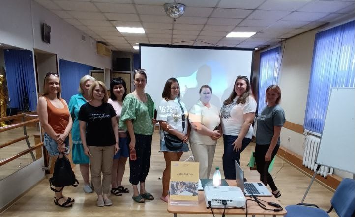 «Будувати життя з нуля та ставати видимими». Як тренінговий проєкт у Запоріжжі навчає жінок підприємництва