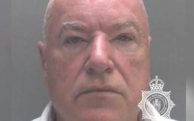 У Британії ексдиректора школи засудили до 17 років в’язниці за сексуальне насильство над учнями: злочини могли тривати десятиліттями