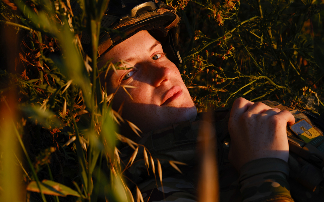 «На війні особистий простір стискається до меж спальника»: Марися М’яновська про фотопроєкт «Зона сейсмічної активності» 