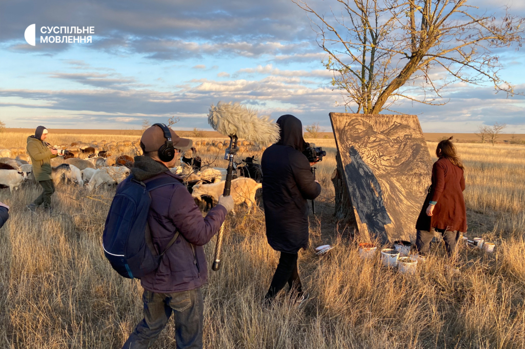Про українську художницю Йону Тукусер, яка досліджує тему Голодомору, зняли документальний фільм