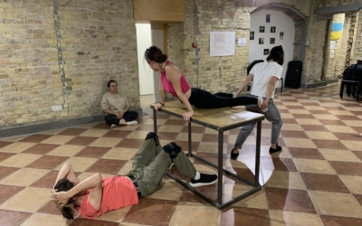 Вісник сексизму 10 Як театр допомагає пережити травматичний досвід. Реальна історія насильства у виставі «Поза мовчання»
