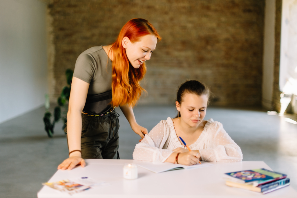 «‎Успіх — це коли дитина після занять із тобою хоче навчатися далі». Чому фахівчині стають менторками для школярів