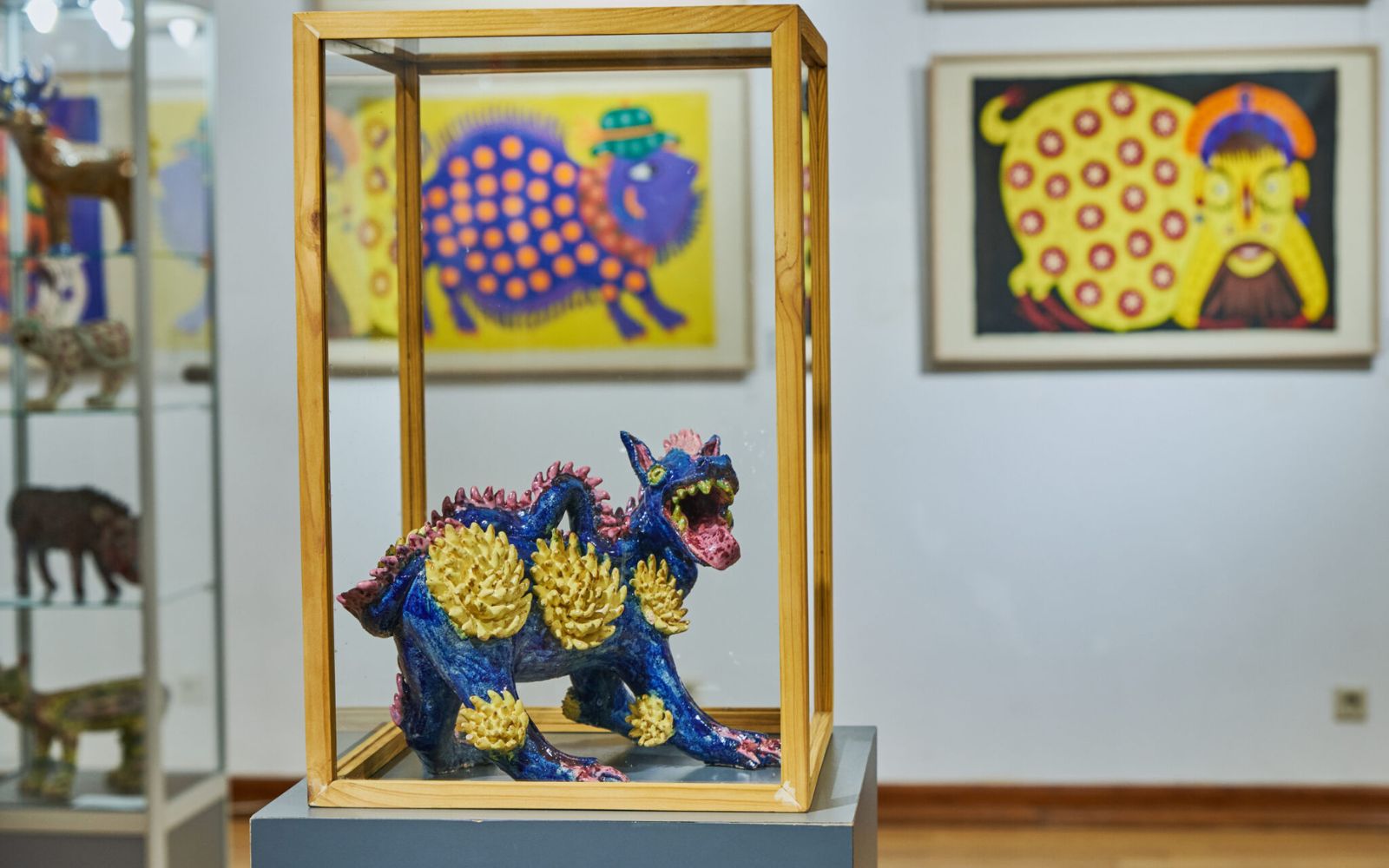 У «Софії Київській» відкрилась виставка живопису Марії Примаченко та керамічної скульптури Марії Галушко