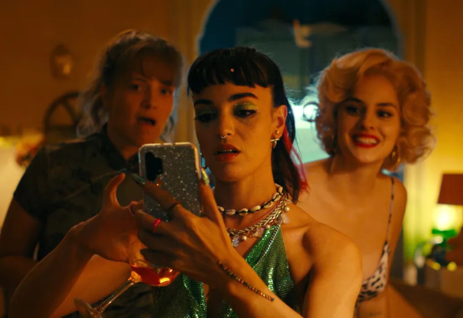 «Балконетки» Ноемі Мерлан та «З приходом осені» Франсуа Озона: що подивитися на фестивалі «Вечори французького кіно» у Києві