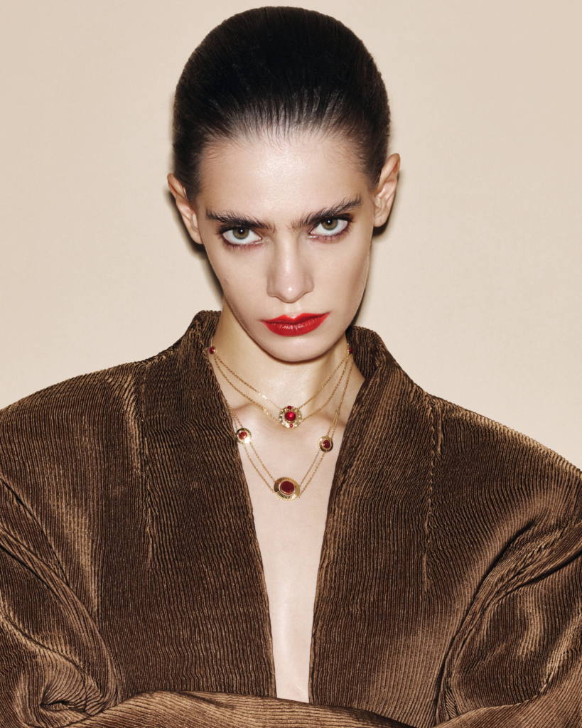 Ювелірний дім SOVA презентує святкову колекцію, натхнену вінтажною естетикою 