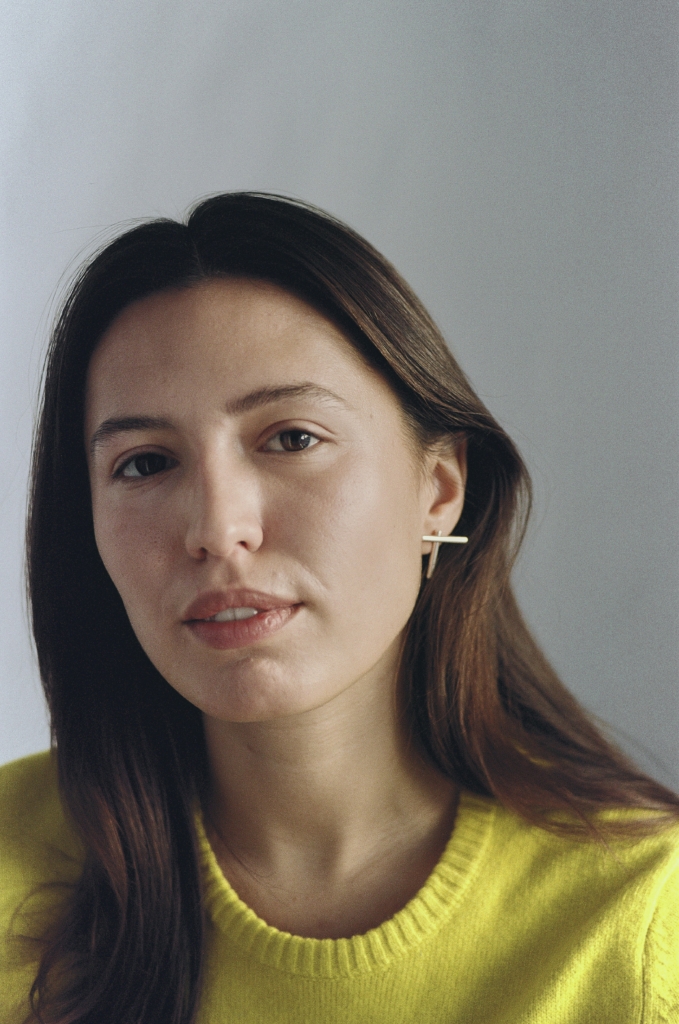 Бренд HVÓYA випустив колекцію моносережок з українським алфавітом: частину коштів від продажу отримає рух Veteranka