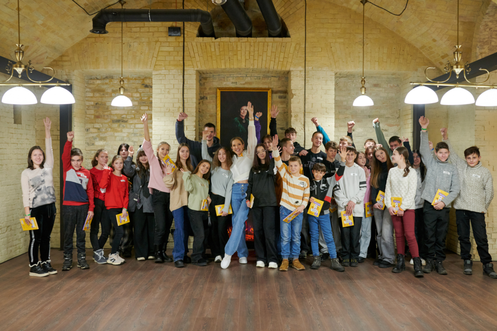 В Україні запустили пілотний проєкт програми профорієнтації для підлітків із дитбудинків та ВПО