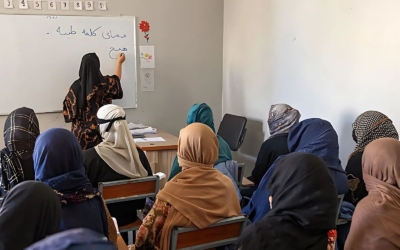 Жінкам в Афганістані заборонили відвідувати курси акушерок та медсестер