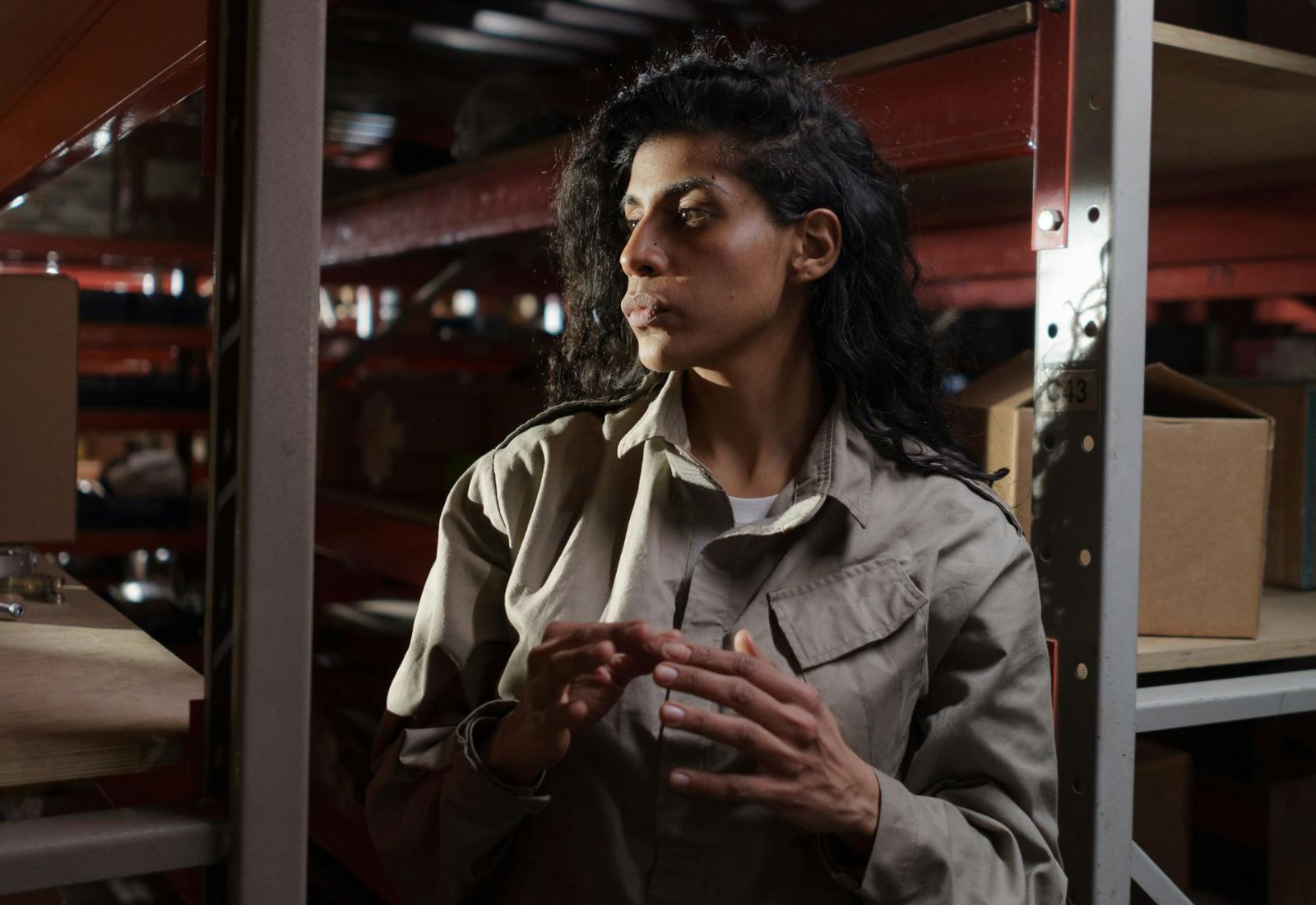 Жінок в Африці вербують для роботи на російських військових заводах — розслідування