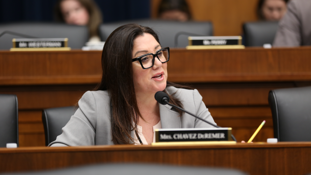 Трамп ненавидить жінок, але призначає їх на топпосади. Розповідаємо про сім політикинь нового уряду та адміністрації США