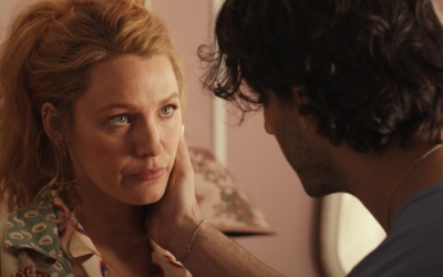 Блейк Лайвлі звинуватила колегу за фільмом «Покинь, якщо кохаєш» у домаганнях, на її підтримку виступила Коллін Гувер. Що відбувається