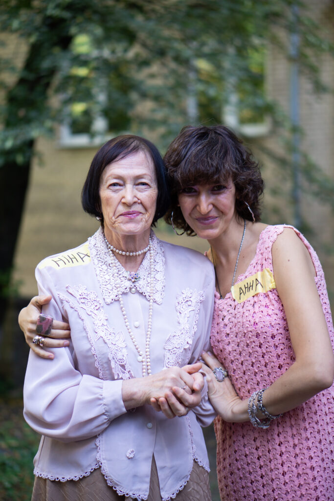 Шлях емпатії та розуміння. Як волонтерки благодійного фонду «Незабутні» допомагають людям із деменцією та підтримують їхні родини