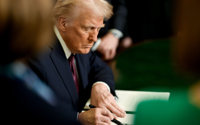 Скасування програм різноманіття, рівності та інклюзії, визнання лише двох статей і вихід із ВООЗ. Президент США Дональд Трамп підписав нові укази