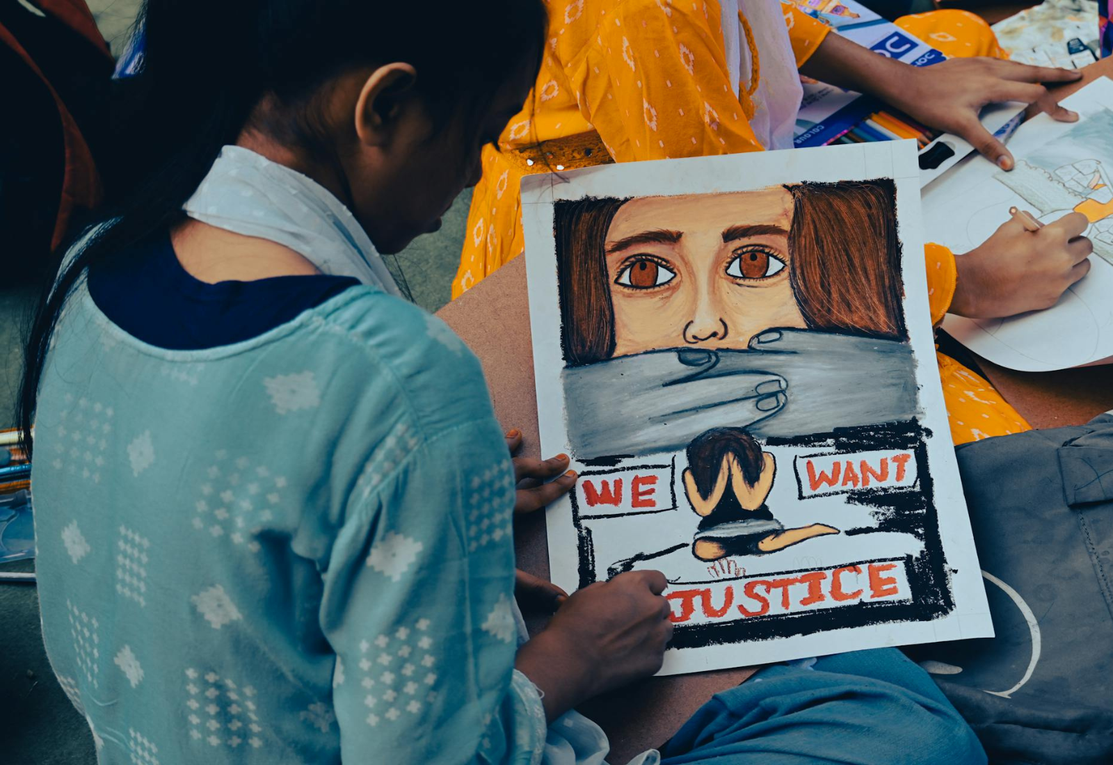 В Індії чоловіка засудили до довічного ув’язнення за зґвалтування та вбивство лікарки-стажерки