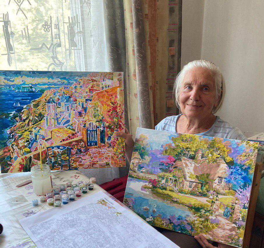 Шлях емпатії та розуміння. Як волонтерки благодійного фонду «Незабутні» допомагають людям із деменцією та підтримують їхні родини