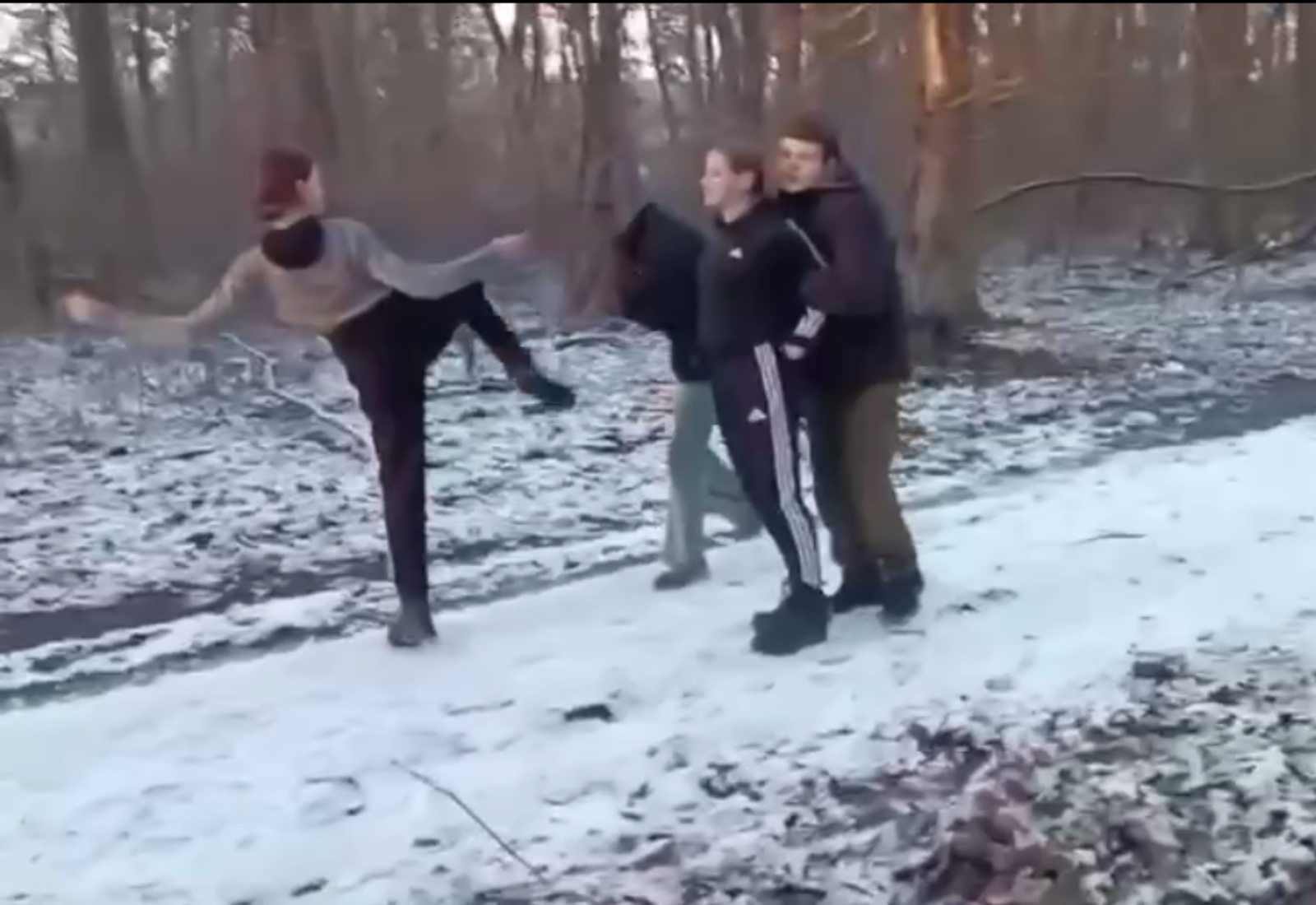 У Білій Церкві компанія підлітків побила 12-річну дівчинку, знявши знущання на відео. Що відомо