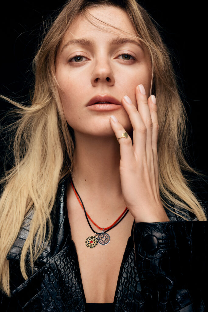 Біля серця: SOVA презентує нову благодійну колаборацію зі співачкою KOLA 