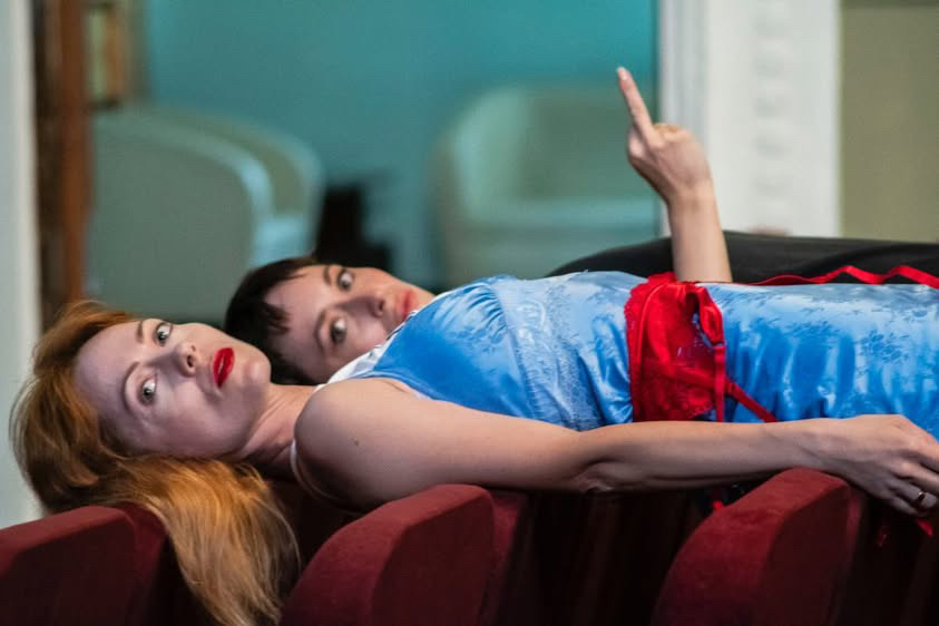 «Ми можемо робити все, що завгодно. І хто нам заборонить?» Як працює експериментальний театр ROFL Monkey Lalala