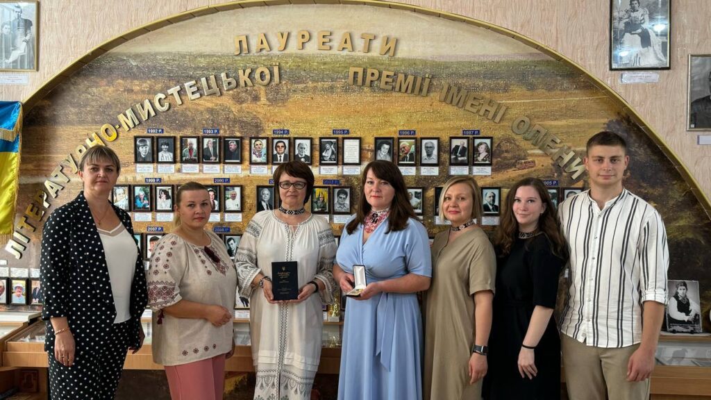 «Олена Пчілка — наша патронеса». Як активістки Гадяча відновлюють газету «Рідний край» та збирають на пам’ятник відомій діячці