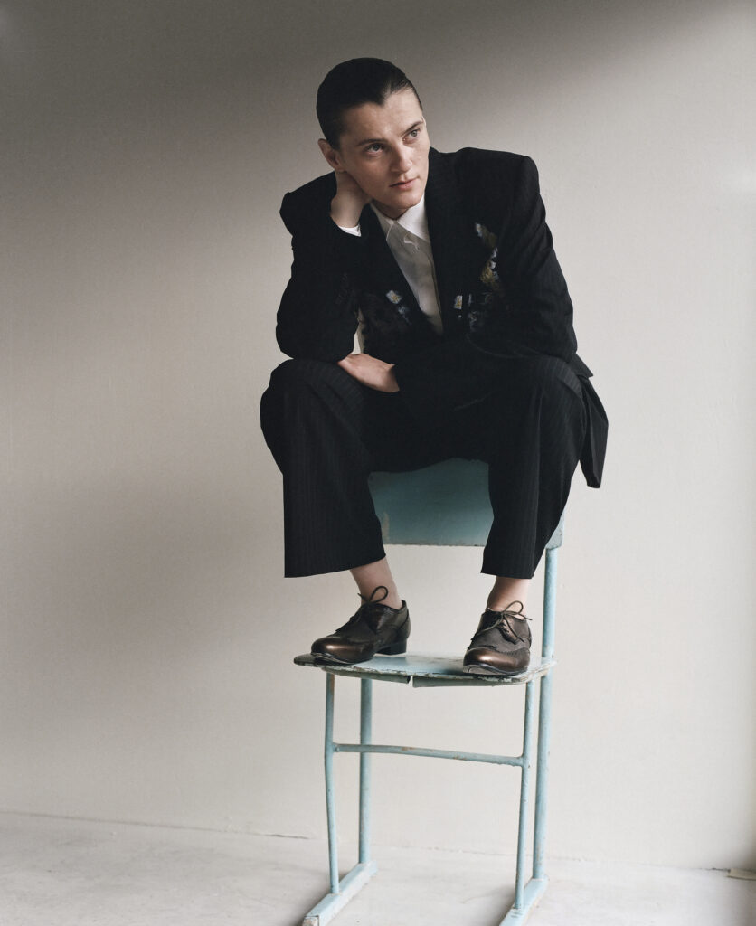 LITKOVSKA та фотограф Нік Найт презентували благодійну колаборацію Flowers Know Better