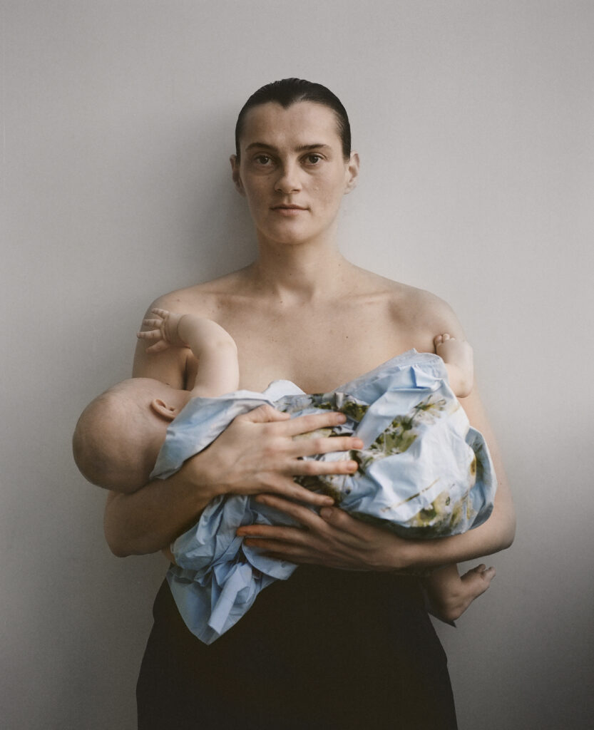 LITKOVSKA та фотограф Нік Найт презентували благодійну колаборацію Flowers Know Better