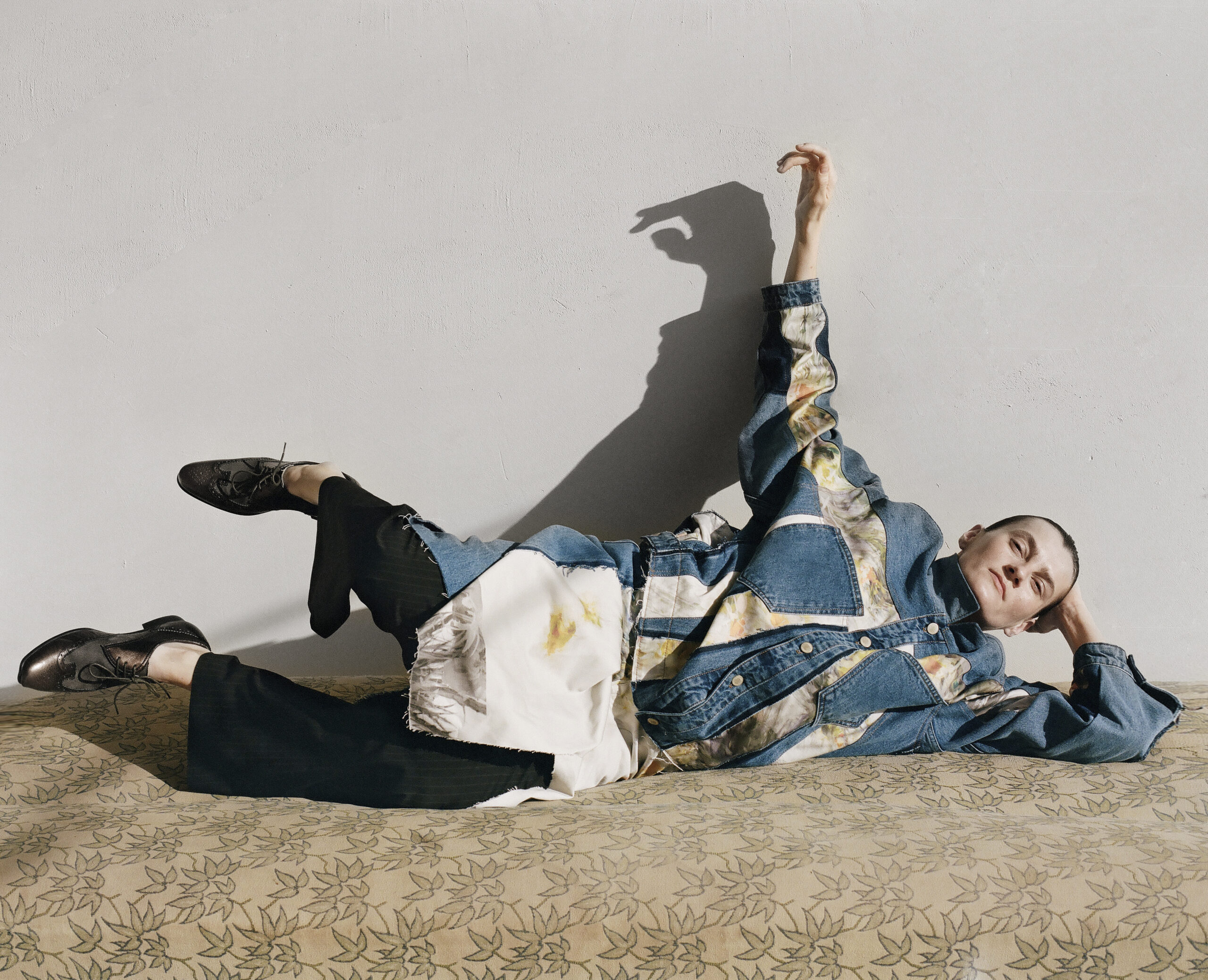 LITKOVSKA та фотограф Нік Найт презентували благодійну колаборацію Flowers Know Better