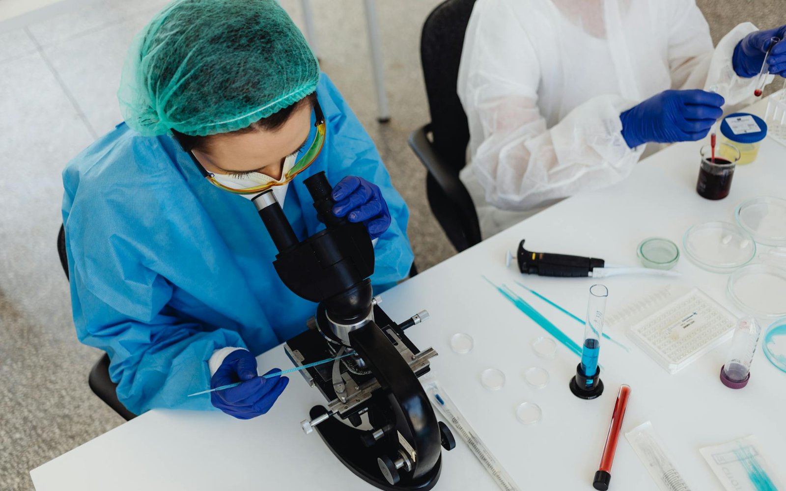 Бактерії, що передаються під час статевого акту, можуть допомогти ідентифікувати ґвалтівників — дослідження